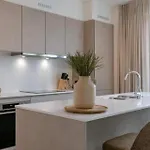 Lejlighed Nora - Elegant Seaview Escape With Balcony *