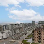 Nora - Elegant Seaview Escape With Balcony * Oostende