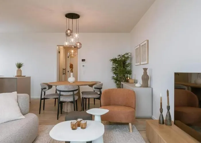 דירה Nora - Elegant Seaview Escape With Balcony *