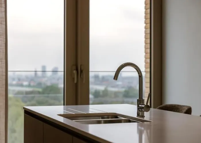 דירה Nora - Elegant Seaview Escape With Balcony