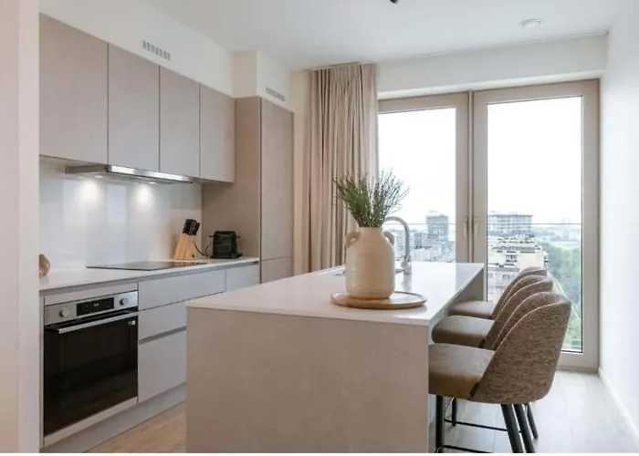 Nora - Elegant Seaview Escape With Balcony *