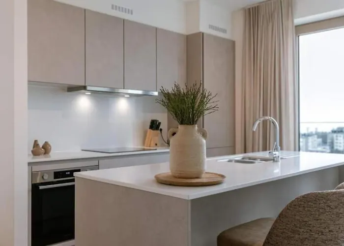 דירה Nora - Elegant Seaview Escape With Balcony *