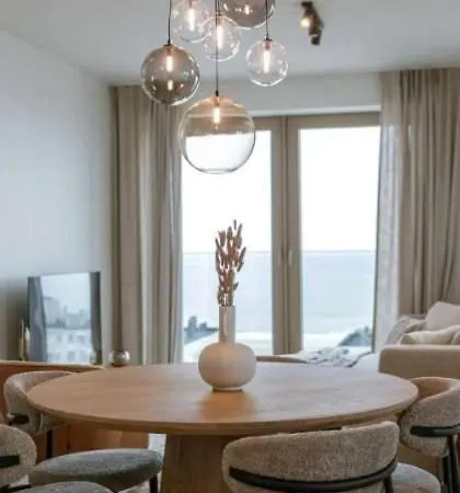 Nora - Elegant Seaview Escape With Balcony Lägenhet